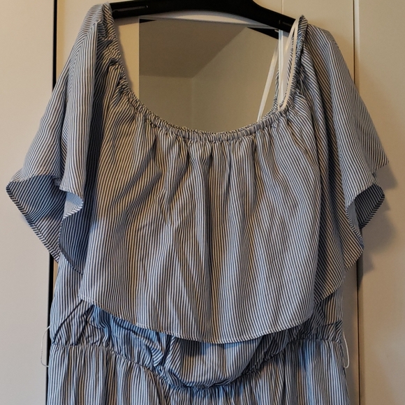 Dress  Pinstriped maxi with side slits - Picture 2 of 9